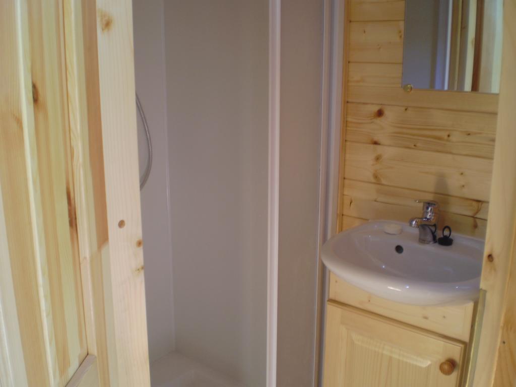 Bagnac Les Roziers - Roulotte B&B 객실 사진